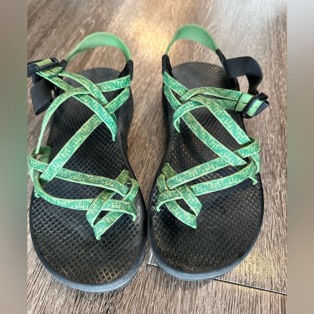 Women’s size 8 Chaco dual strap classic sandal